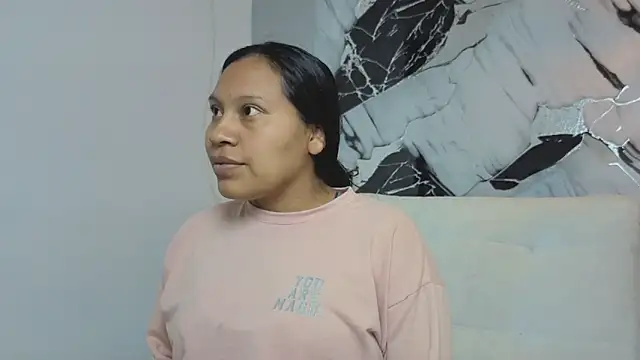 Snapshot of Hanna_Goldenst chatting on 11/21/25, 09:02 Hanna Goldenst online show from 11/21/25, 09:02