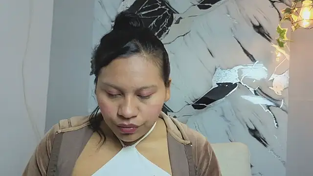 Snapshot of Hanna_Goldenst chatting on 11/24/25, 07:13 Hanna Goldenst online show from 11/24/25, 07:13