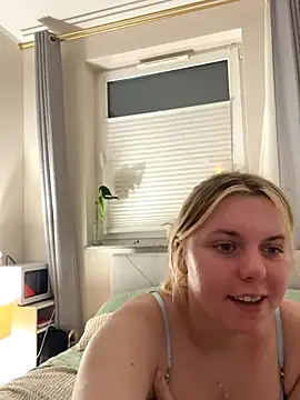 Nallinee online show from 11/30/25, 07:40