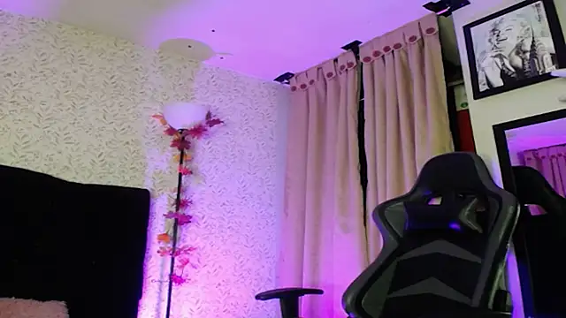 Noise Lux33 online show from 11/27/25, 11:45