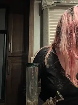 Snapshot of needlefaceUwU chatting on 11/13/25, 07:29 needlefaceUwU online show from 11/13/25, 07:29