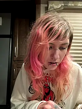 Snapshot of needlefaceUwU chatting on 11/23/25, 01:05 needlefaceUwU online show from 11/23/25, 01:05