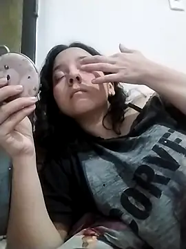 Snapshot of chibi_love chatting on 11/22/25, 07:18 chibi love online show from 11/22/25, 07:18