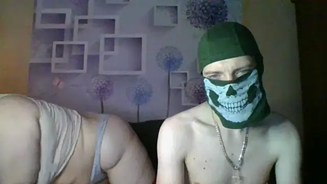 Snapshot of honey_sweet_couple chatting on 12/04/25, 07:33 honey sweet couple online show from 12/04/25, 07:33