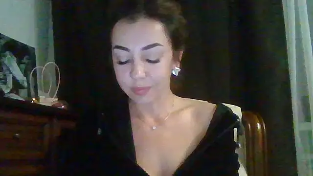 Snapshot of Fellaris chatting on 11/14/25, 02:27 Fellaris online show from 11/14/25, 02:27