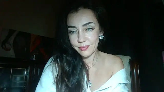 Snapshot of Fellaris chatting on 11/15/25, 04:14 Fellaris online show from 11/15/25, 04:14