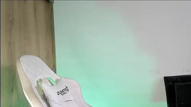 nicolvibes 212 online show from 12/20/25, 08:16