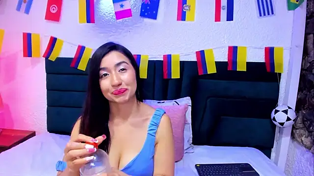 VictoriaRouge  online show from 06/30/26, 08:21