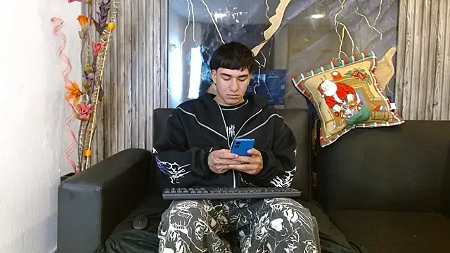 Tommy160920 online show from 11/25/25, 02:28