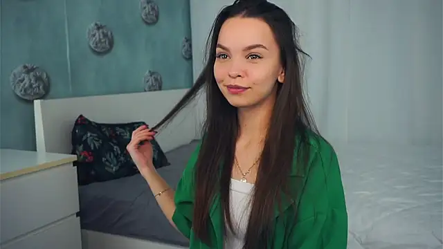 NanMccoid online show from 11/21/25, 06:12