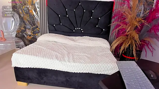 Adaya lys online show from 11/18/25, 03:05