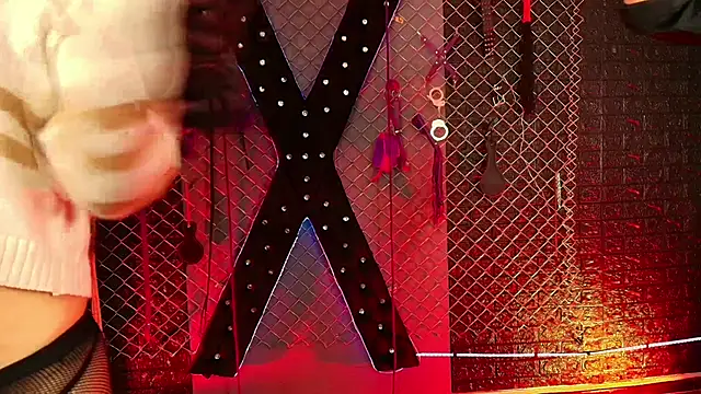 Snapshot of Master_king_leonidas_bdsm chatting on 11/21/25, 04:44 Master king leonidas bdsm online show from 11/21/25, 04:44