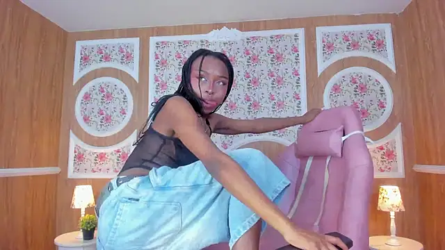 Midnight Bluee online show from 11/26/25, 07:59