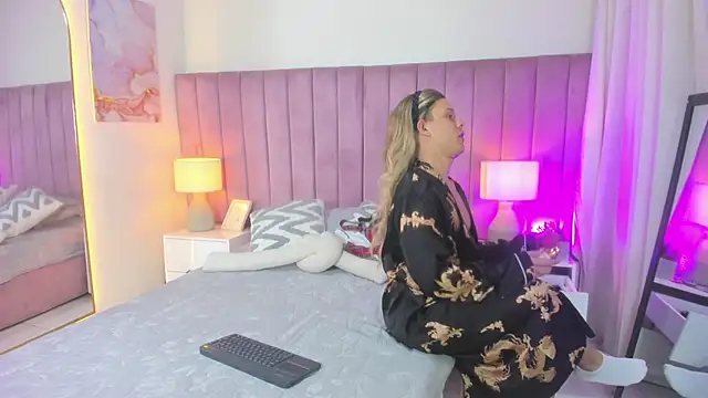 Valentino moretti online show from 03/26/26, 11:27