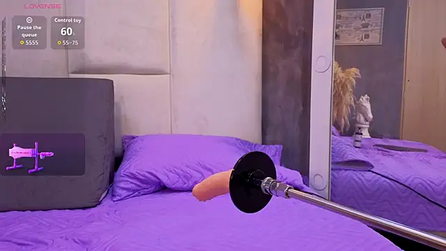 Valentino moretti online show from 04/15/26, 12:45