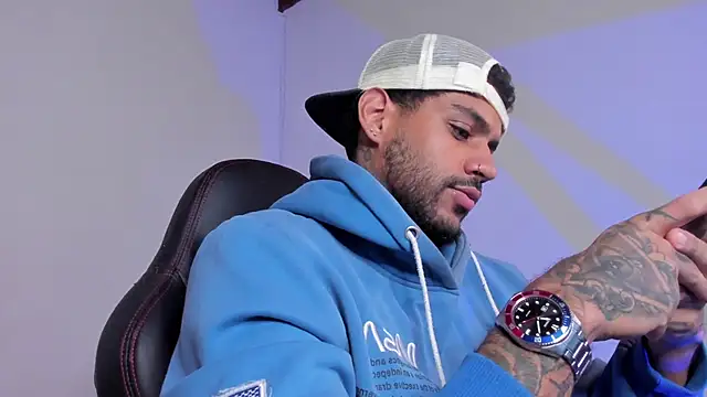 LuigiVitale 1 online show from 11/26/25, 05:52