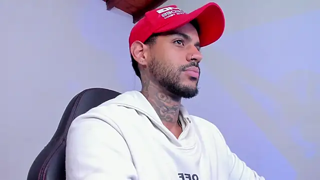 LuigiVitale 1 online show from 11/27/25, 08:05