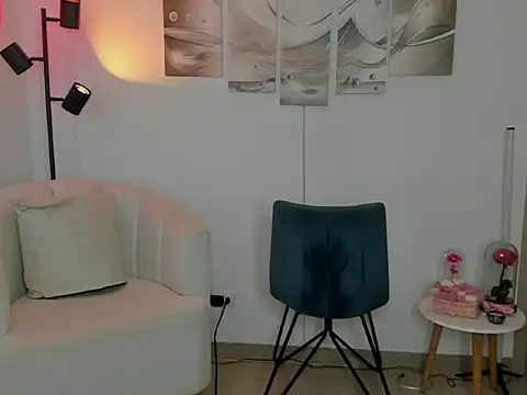 haileyflorez  online show from 02/07/26, 06:11