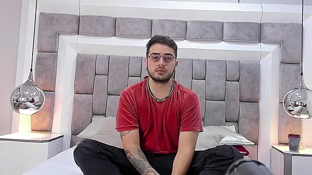 Snapshot of Ethan_Greys chatting on 11/26/25, 03:51 Ethan Greys online show from 11/26/25, 03:51