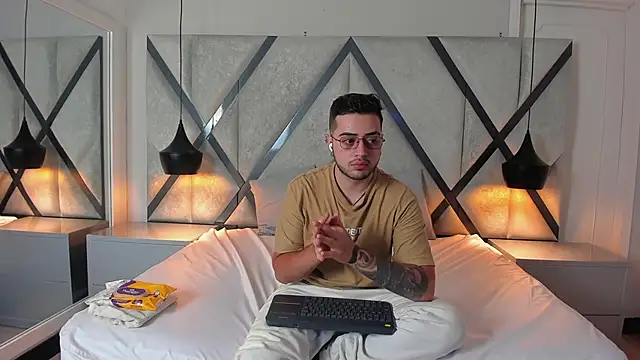 Ethan Greys online show from 01/19/26, 12:36