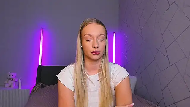elldiana online show from 06/19/26, 02:49