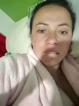 Snapshot of Rouse_hot_ chatting on 11/25/25, 10:48 Rouse hot online show from 11/25/25, 10:48