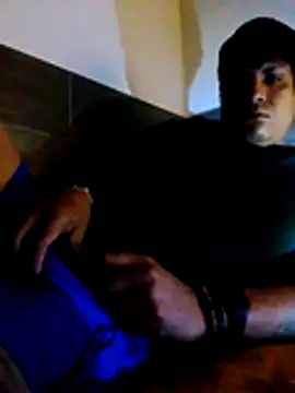 Snapshot of LogaBlade chatting on 12/20/25, 08:21 LogaBlade online show from 12/20/25, 08:21