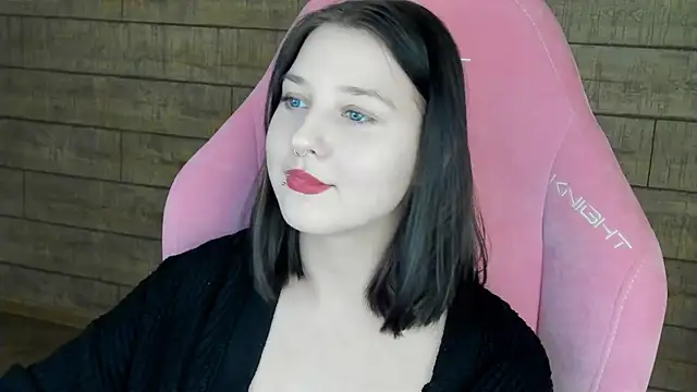 TinnaBurton online show from 01/13/26, 04:23