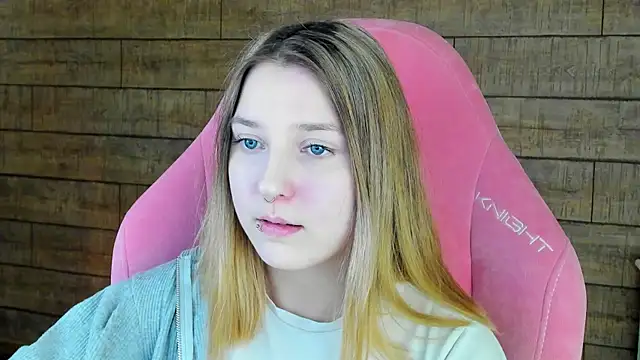 TinnaBurton online show from 03/15/26, 04:35