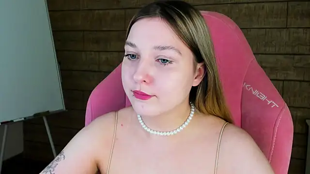 TinnaBurton online show from 06/14/26, 04:20