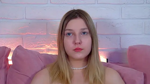 TinnaBurton online show from 06/15/26, 04:09