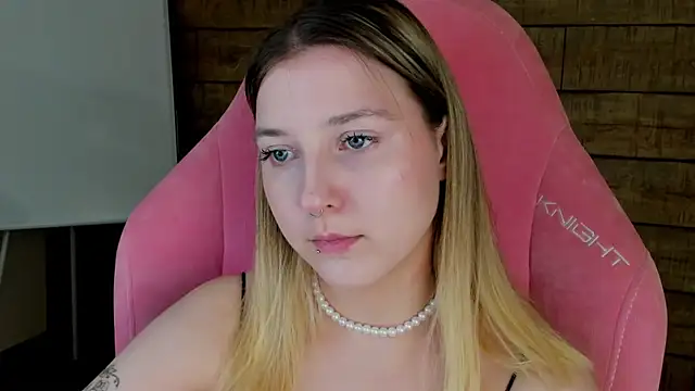 TinnaBurton online show from 07/10/26, 04:20