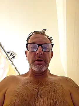 Snapshot of longsmooth4u chatting on 11/17/25, 08:25 longsmooth4u online show from 11/17/25, 08:25