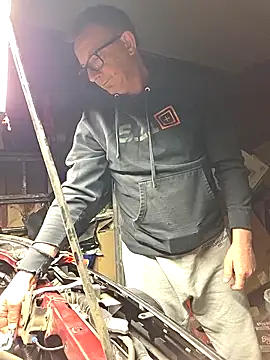 Snapshot of longsmooth4u chatting on 04/02/26, 06:22 longsmooth4u online show from 04/02/26, 06:22