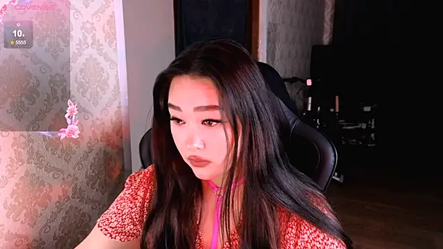 Emma Uilson online show from 12/17/25, 02:06