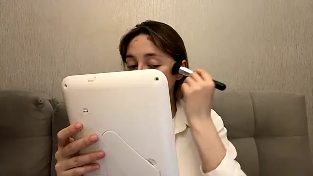 Emily lyy online show from 01/10/26, 06:31