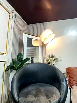 Snapshot of _SandraHornball_ chatting on 12/16/25, 09:47 SandraHornball online show from 12/16/25, 09:47