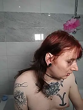 Snapshot of sweetestmaya chatting on 11/16/25, 01:28 sweetestmaya online show from 11/16/25, 01:28