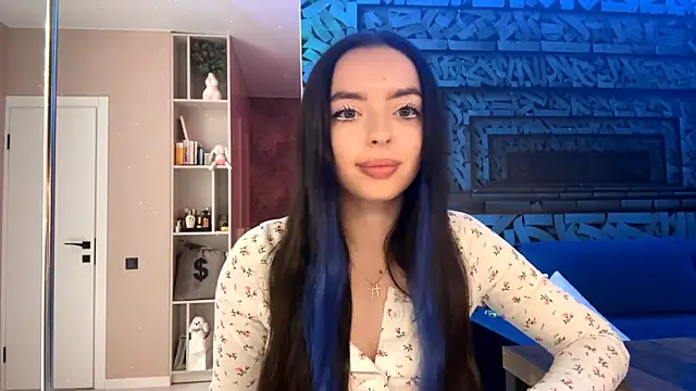 TonaMarchetta online show from 11/17/25, 06:46