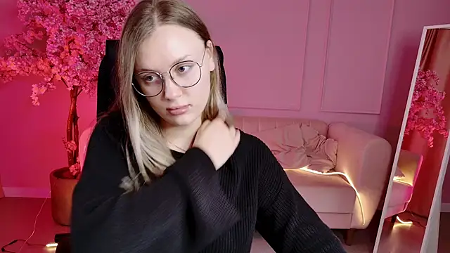 SandraLindsey online show from 11/18/25, 11:47