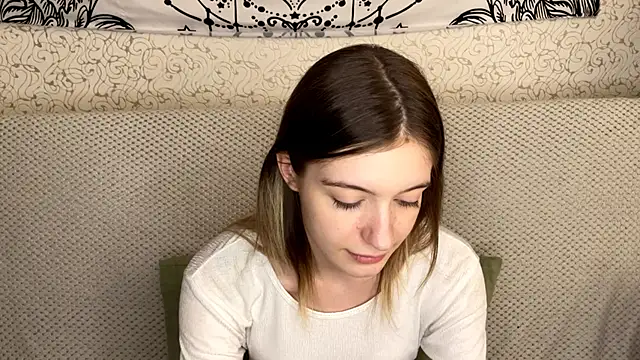 Snapshot of MiriamDongo chatting on 11/27/25, 12:07 MiriamDongo online show from 11/27/25, 12:07