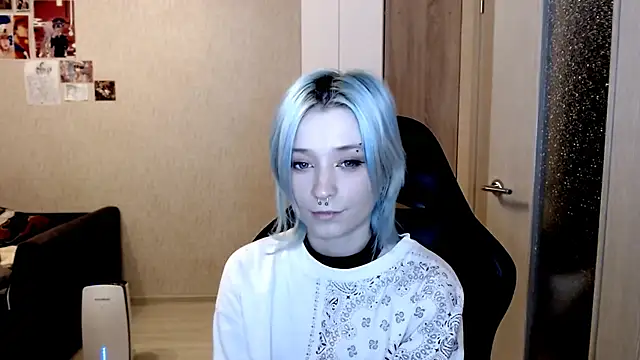 SophiaLur online show from 11/18/25, 03:38