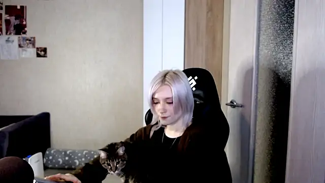 SophiaLur online show from 12/05/25, 03:52