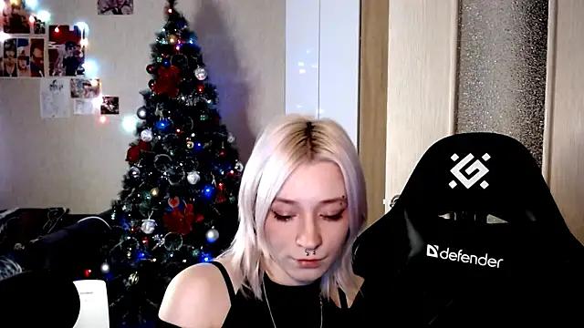 SophiaLur online show from 12/14/25, 04:34