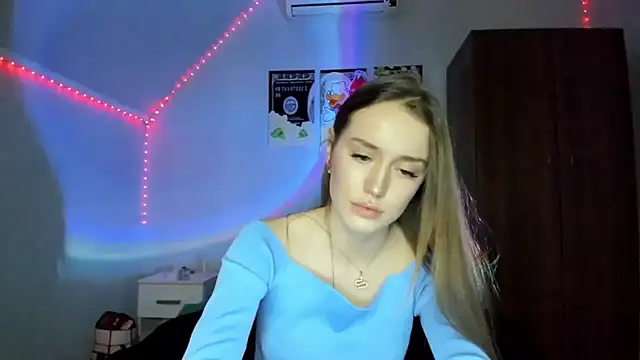 tinyglow online show from 12/04/25, 04:55