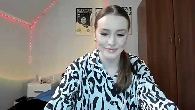 tinyglow online show from 12/16/25, 11:59