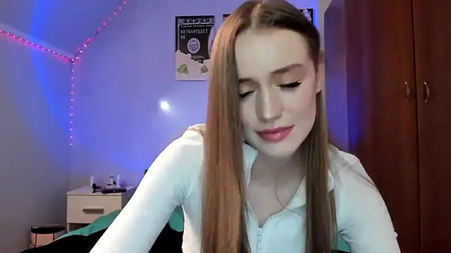 tinyglow online show from 04/22/26, 09:27