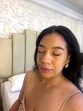 IvannaClaire online show from 12/15/25, 02:10