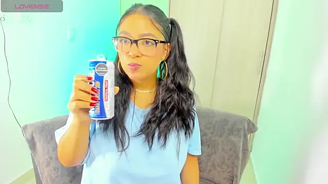 evelisse  online show from 04/05/26, 04:09