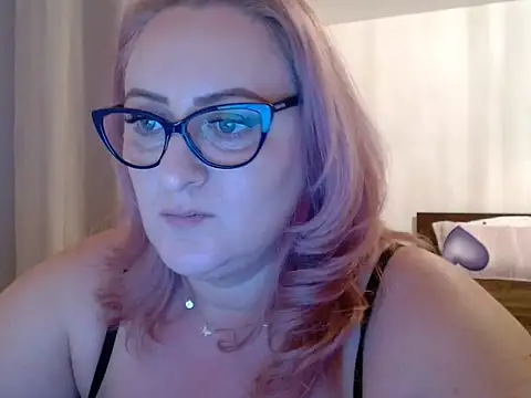 Snapshot of sweetmayaxx chatting on 11/16/25, 06:57 sweetmayaxx online show from 11/16/25, 06:57